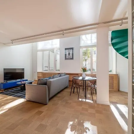Bright Designer Loft In The City Center * ריגה