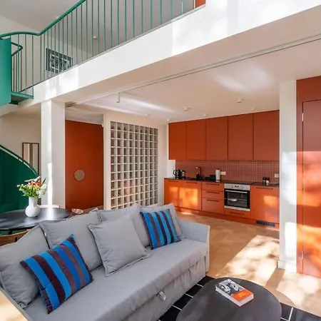 Bright Designer Loft In The City Center Appartement