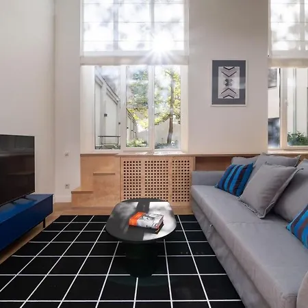 Bright Designer Loft In The City Center ריגה
